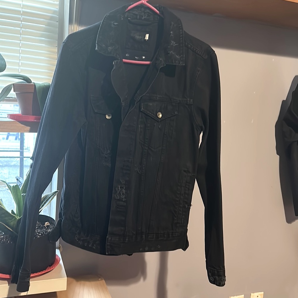 Men’s BDG Distressed Black Denim Jacket (Small)